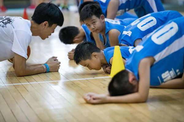 篮球赛备赛战术训练_1